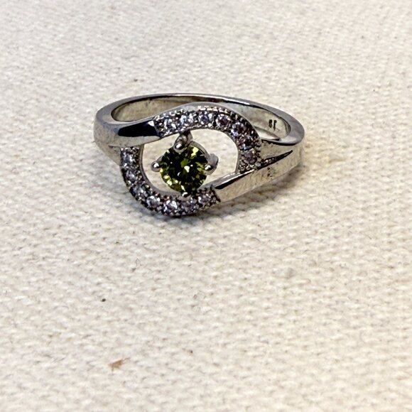 Peridot August Birthstone Ring Green‎ Silver-Tone Size 5.75 - Picture 5 of 8